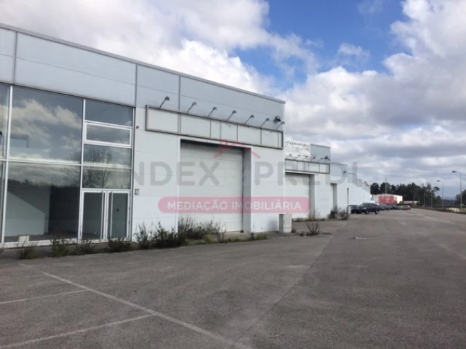 Armazém para Venda em Barrô e Aguada de Baixo Foto 9