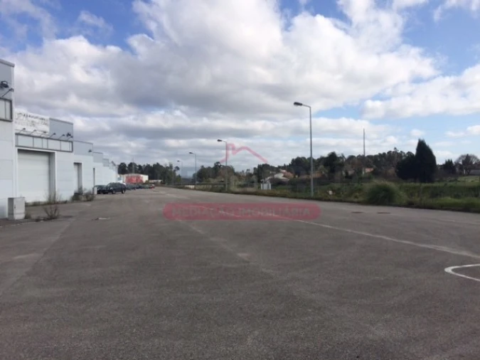 Armazém para Venda em Barrô e Aguada de Baixo Foto 10