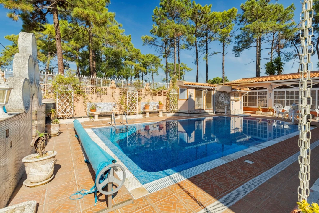 Moradia T6 para Venda em Charneca de Caparica e Sobreda Foto 6