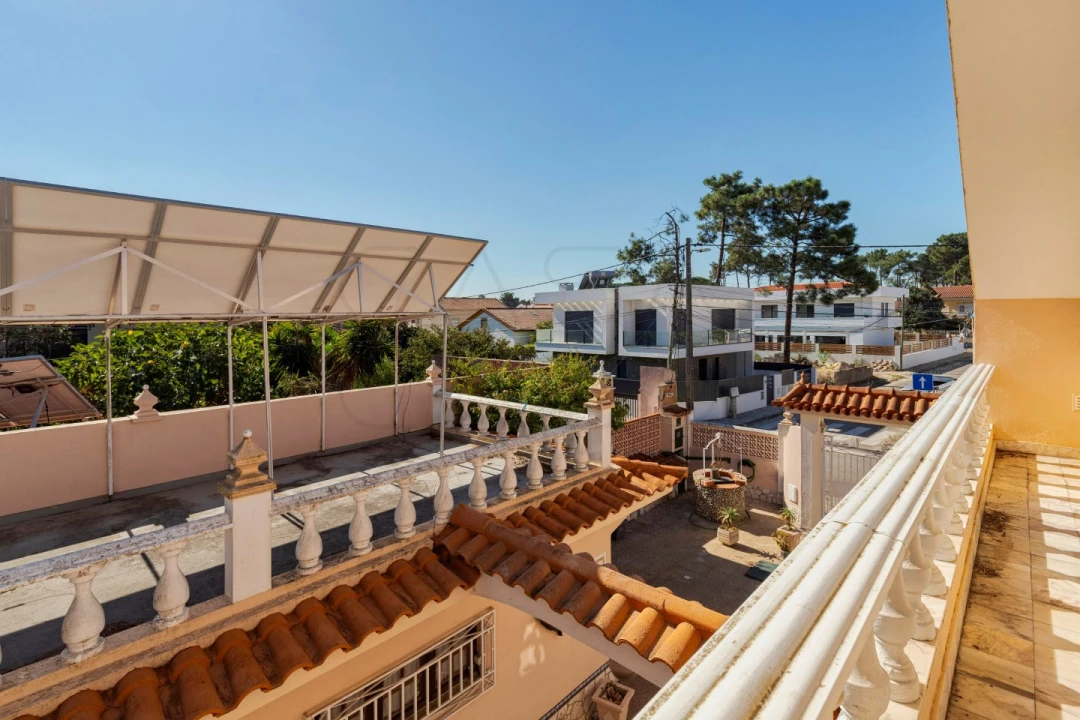 Moradia T6 para Venda em Charneca de Caparica e Sobreda Foto 28