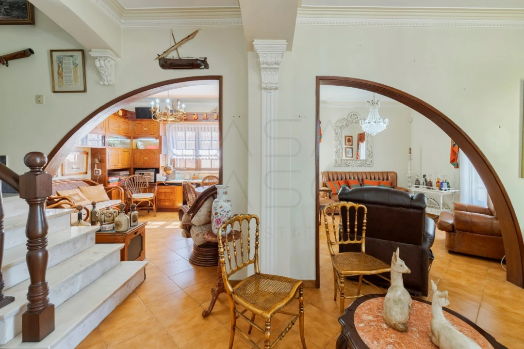 Moradia T6 para Venda em Charneca de Caparica e Sobreda Foto 13