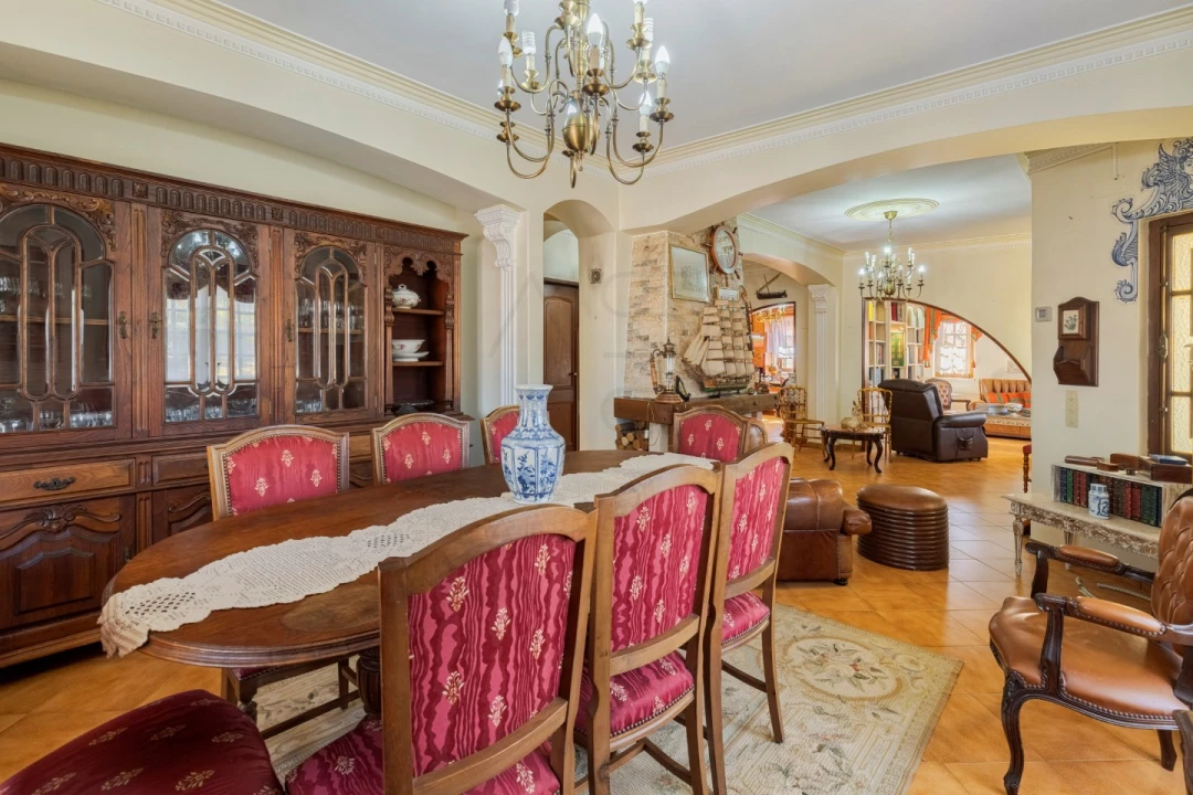 Moradia T6 para Venda em Charneca de Caparica e Sobreda Foto 11