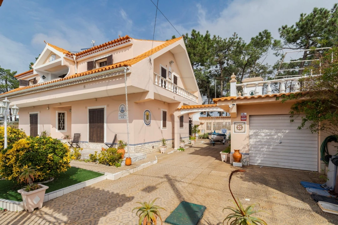 Moradia T6 para Venda em Charneca de Caparica e Sobreda Foto 6