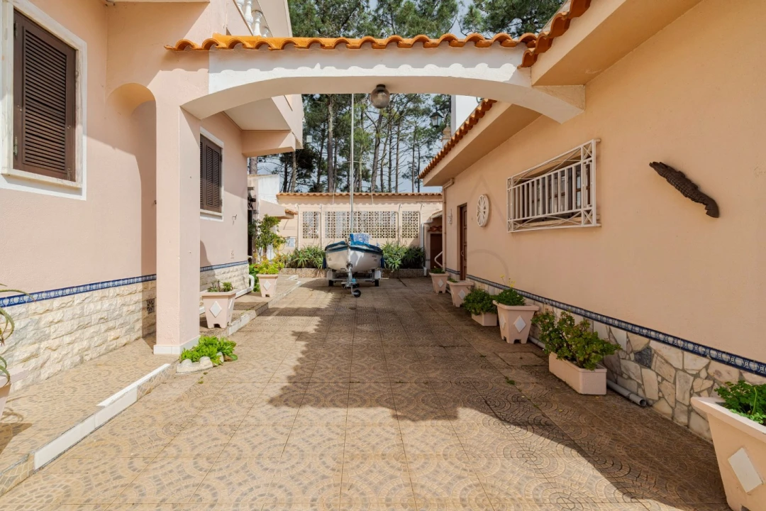 Moradia T6 para Venda em Charneca de Caparica e Sobreda Foto 9