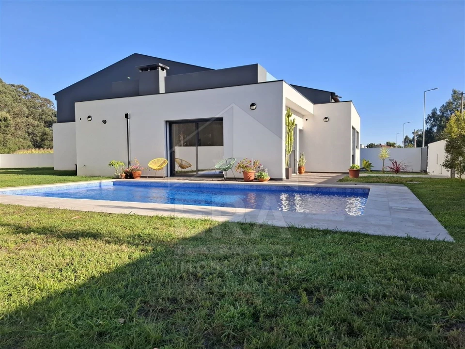 Moradia T3 para Venda em Gemeses Foto 1