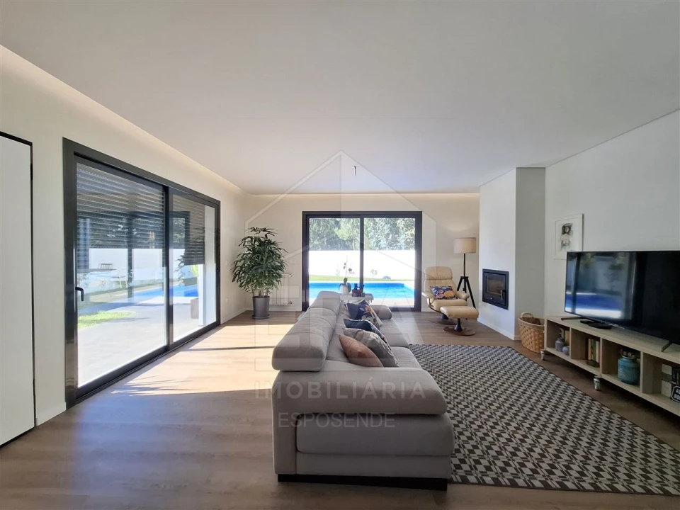 Moradia T3 para Venda em Gemeses Foto 7