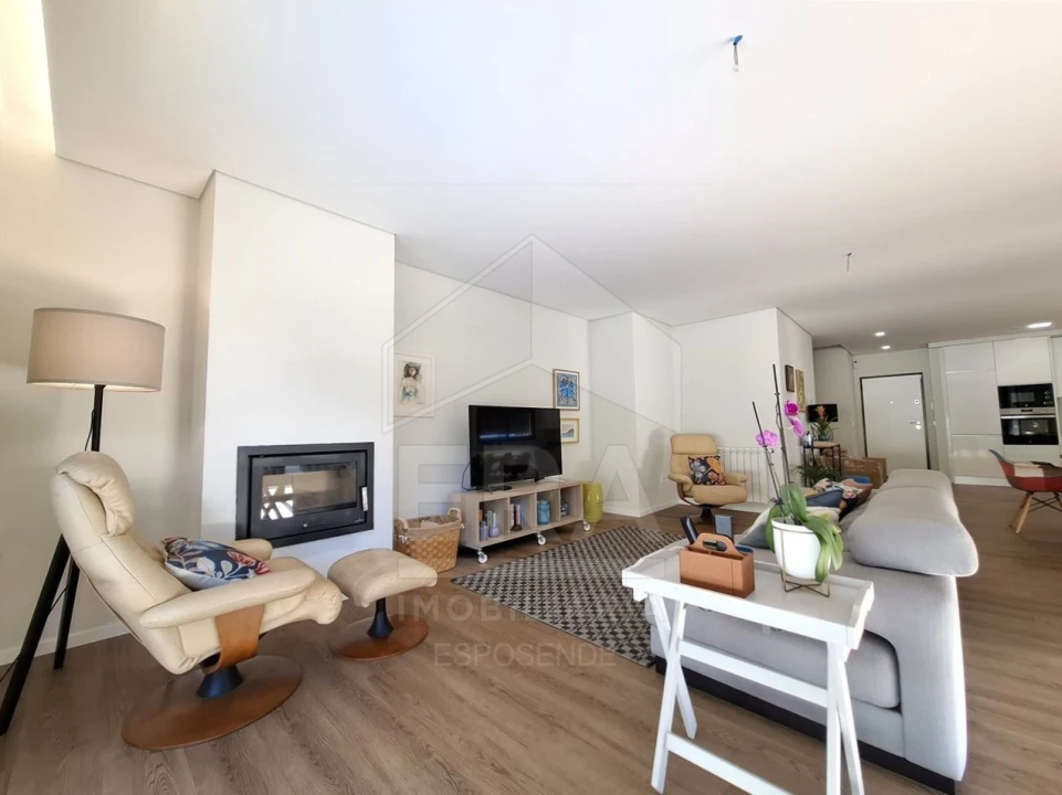 Moradia T3 para Venda em Gemeses Foto 9