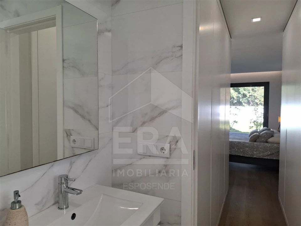 Moradia T3 para Venda em Gemeses Foto 13