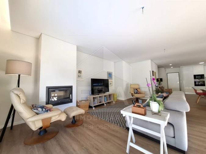 Moradia T3 para Venda em Gemeses Foto 9