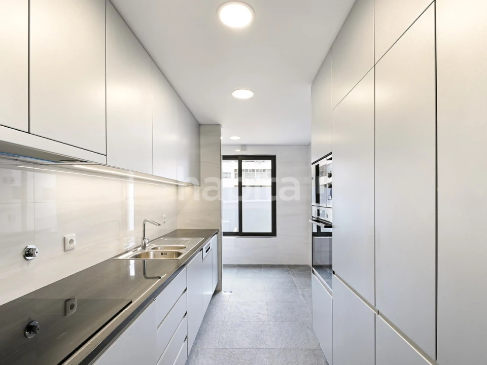 Apartamento T3 para Venda em Cedofeita, Santo Ildefonso, Sé, Miragaia, São Nicolau e Vitória Foto 4