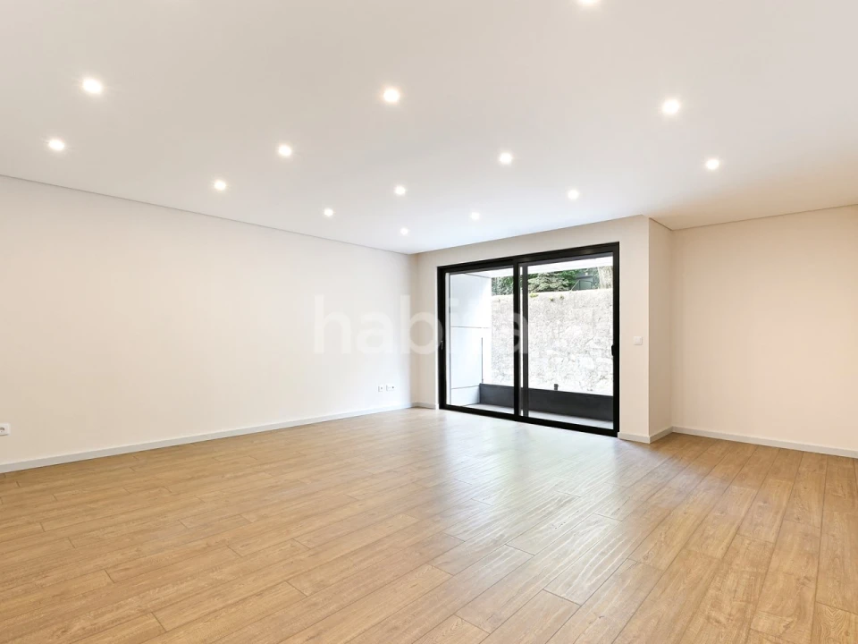 Apartamento T3 para Venda em Cedofeita, Santo Ildefonso, Sé, Miragaia, São Nicolau e Vitória Foto 1