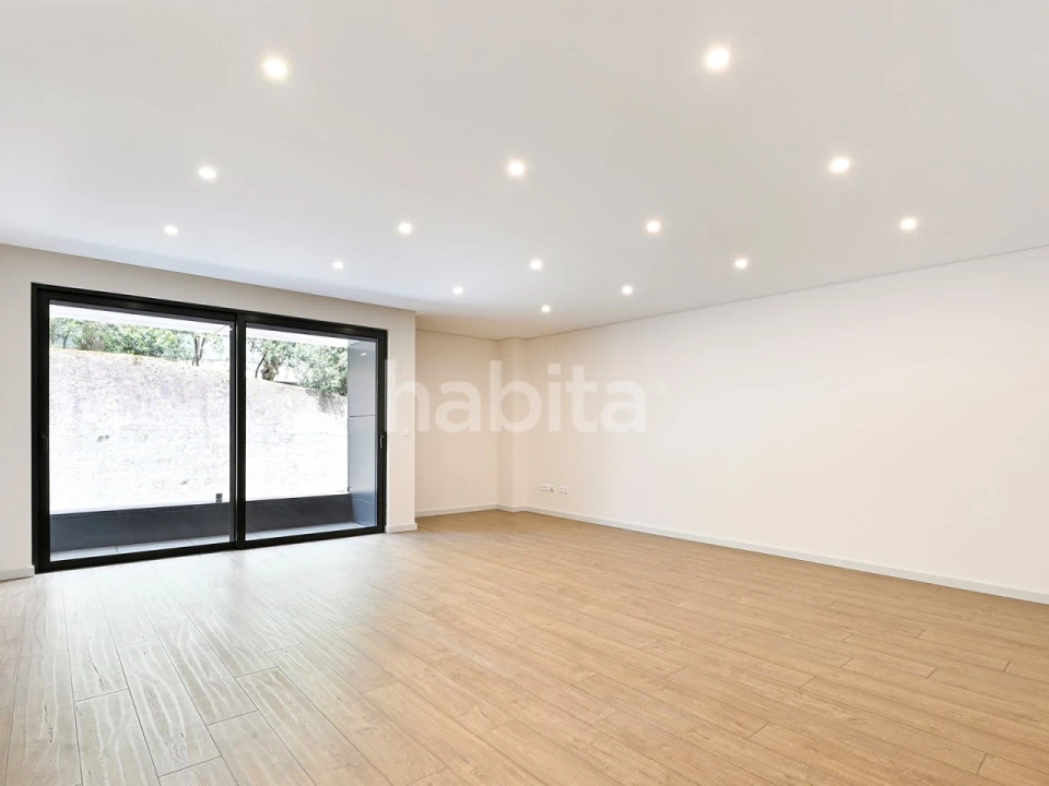Apartamento T3 para Venda em Cedofeita, Santo Ildefonso, Sé, Miragaia, São Nicolau e Vitória Foto 3