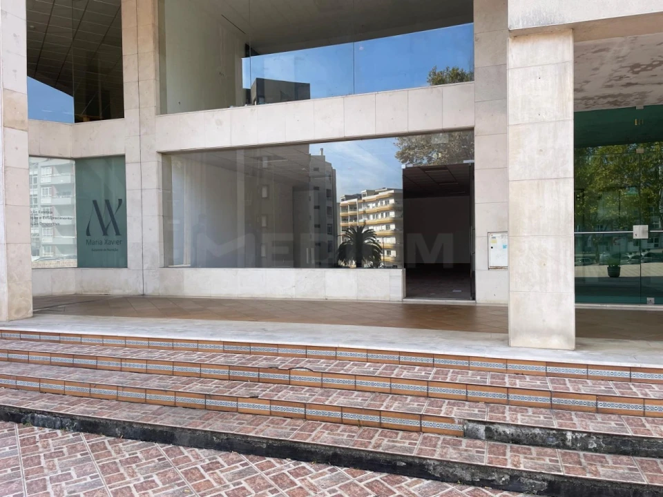 Loja para Arrendamento em Vila Nova de Famalicão e Calendário Foto 1