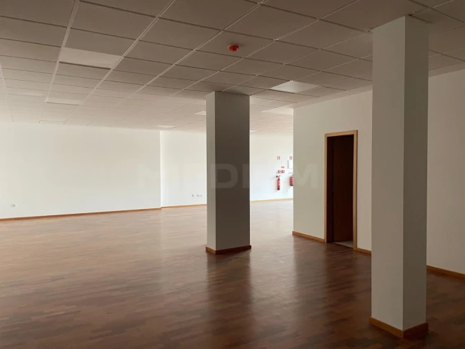 Loja para Arrendamento em Vila Nova de Famalicão e Calendário Foto 5