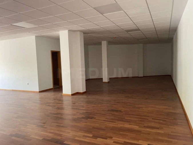 Loja para Arrendamento em Vila Nova de Famalicão e Calendário Foto 7