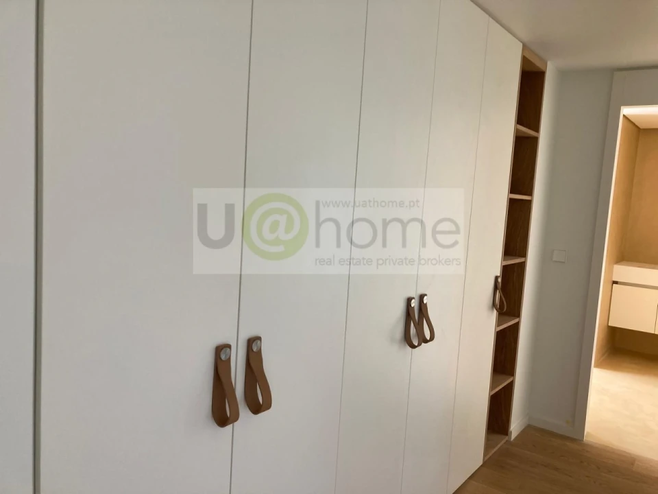 Moradia T4 para Venda em Quarteira Foto 5