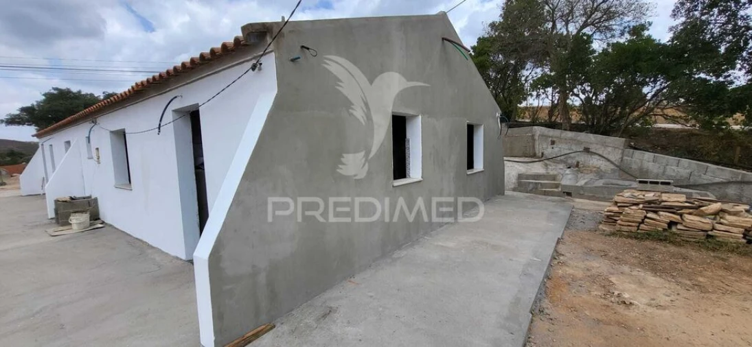 Moradia T4 para Venda em São Marcos da Serra Foto 3