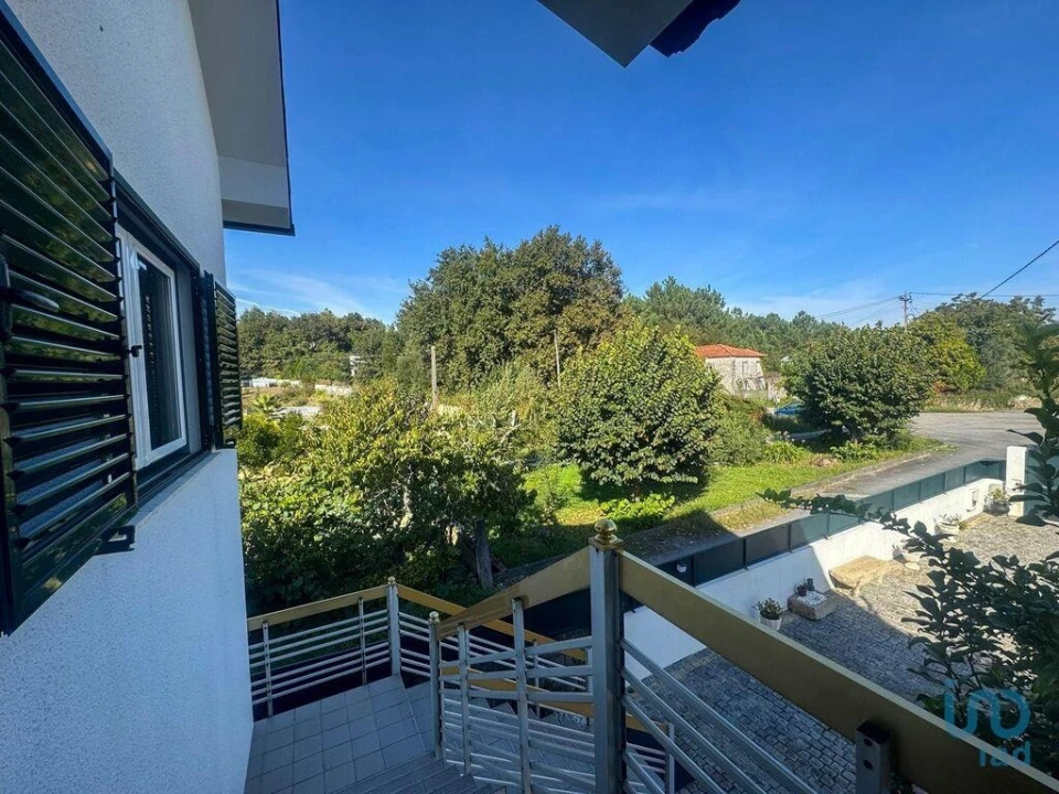 Moradia T4 para Venda em Vitorino das Donas Foto 5