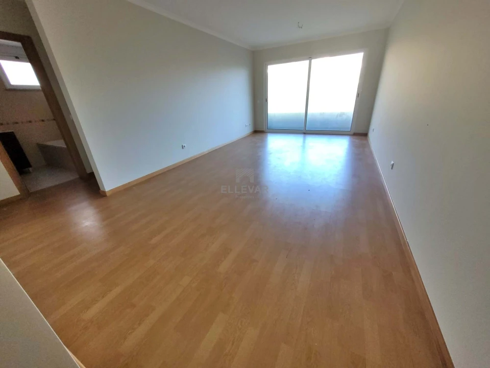 Apartamento T2 para Venda em Caniço Foto 8