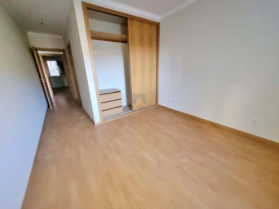 Apartamento T2 para Venda em Caniço Foto 13
