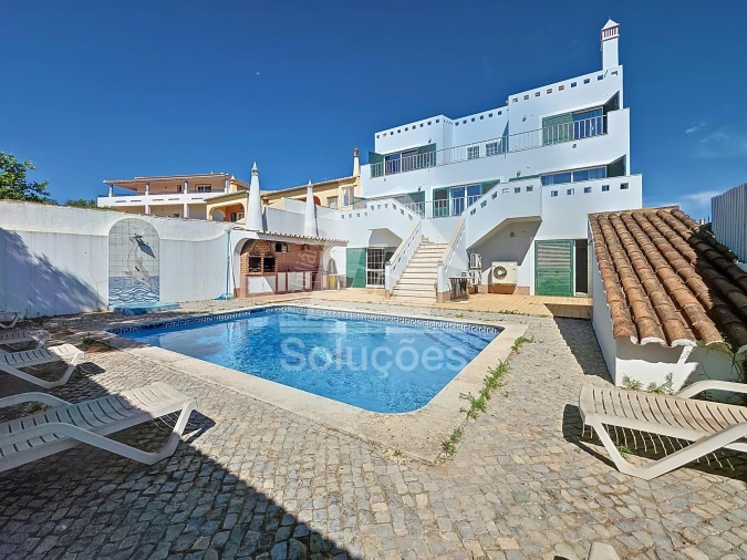 Moradia T5 para Venda em Estômbar e Parchal