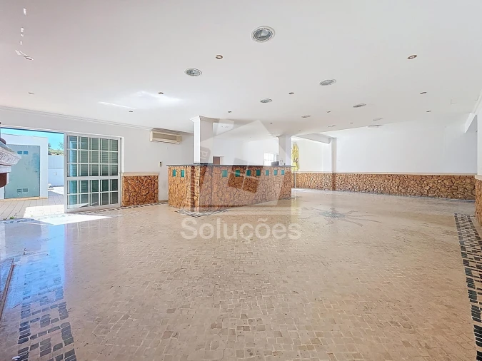 Moradia T5 para Venda em Estômbar e Parchal Foto 3