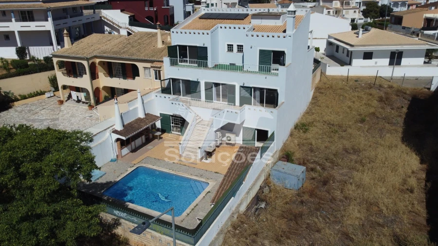 Moradia T5 para Venda em Estômbar e Parchal Foto 9