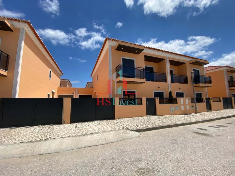 Moradia T3 para Venda em Samora Correia Foto 1