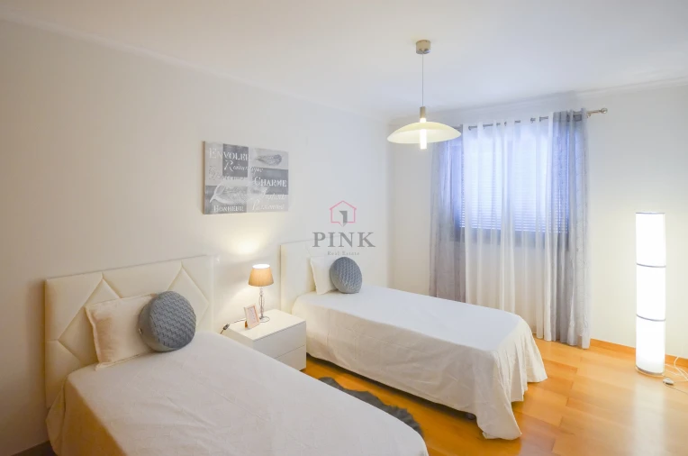 Apartamento T3 para Arrendamento em São Martinho Foto 11