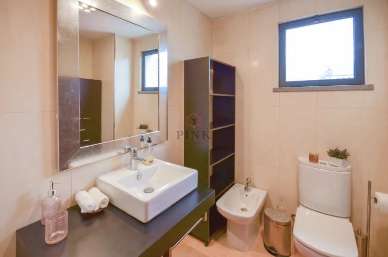 Apartamento T3 para Arrendamento em São Martinho Foto 6