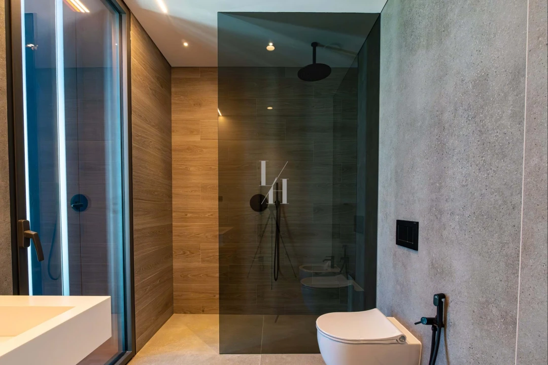 Moradia T4 para Venda em Quarteira Foto 13