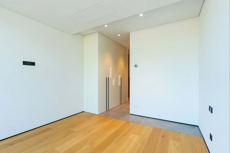 Moradia T4 para Venda em Quarteira Foto 9