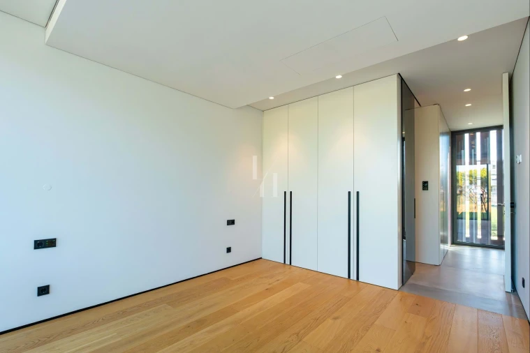 Moradia T4 para Venda em Quarteira Foto 12