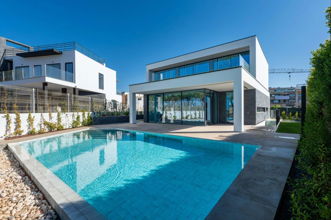 Moradia T4 para Venda em Quarteira Foto 1