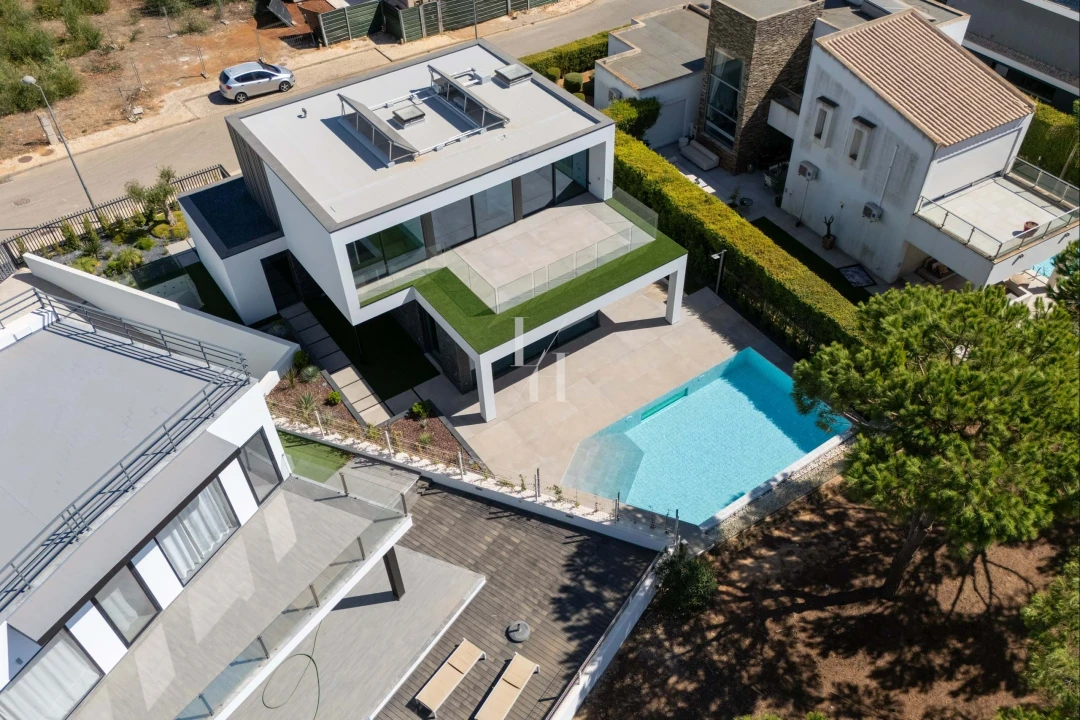 Moradia T4 para Venda em Quarteira Foto 22