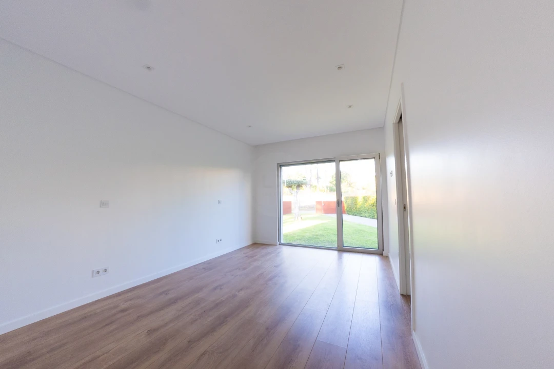 Moradia T4 para Venda em Charneca de Caparica e Sobreda Foto 16