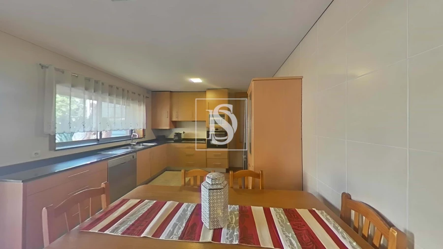 Moradia T2 para Venda em Aldão Foto 5