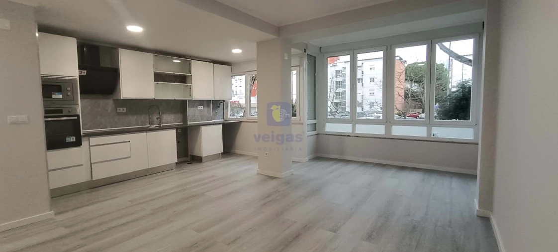 Apartamento T2 para Venda em Oeiras e São Julião da Barra, Paço de Arcos e Caxias Foto 1