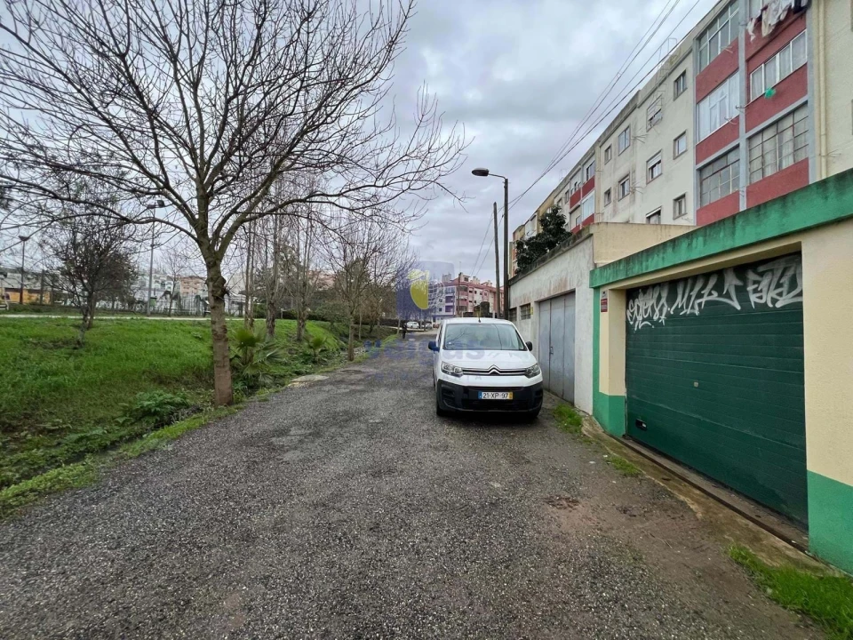 Garagem para Venda em Venteira Foto 15