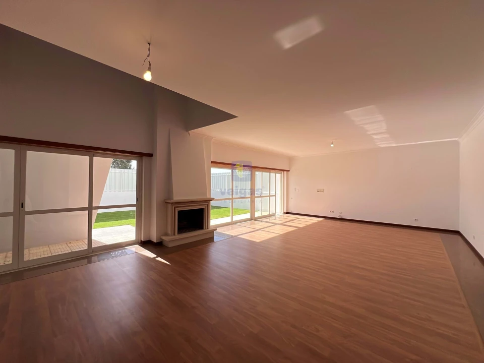 Moradia T4 para Venda em Sesimbra (Castelo) Foto 2