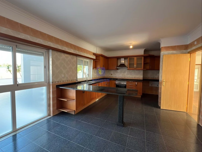 Moradia T4 para Venda em Sesimbra (Castelo) Foto 12