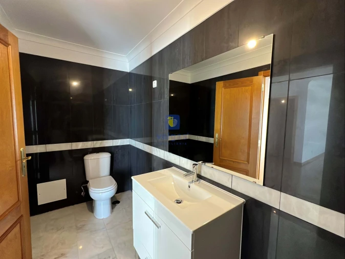 Moradia T4 para Venda em Sesimbra (Castelo) Foto 48