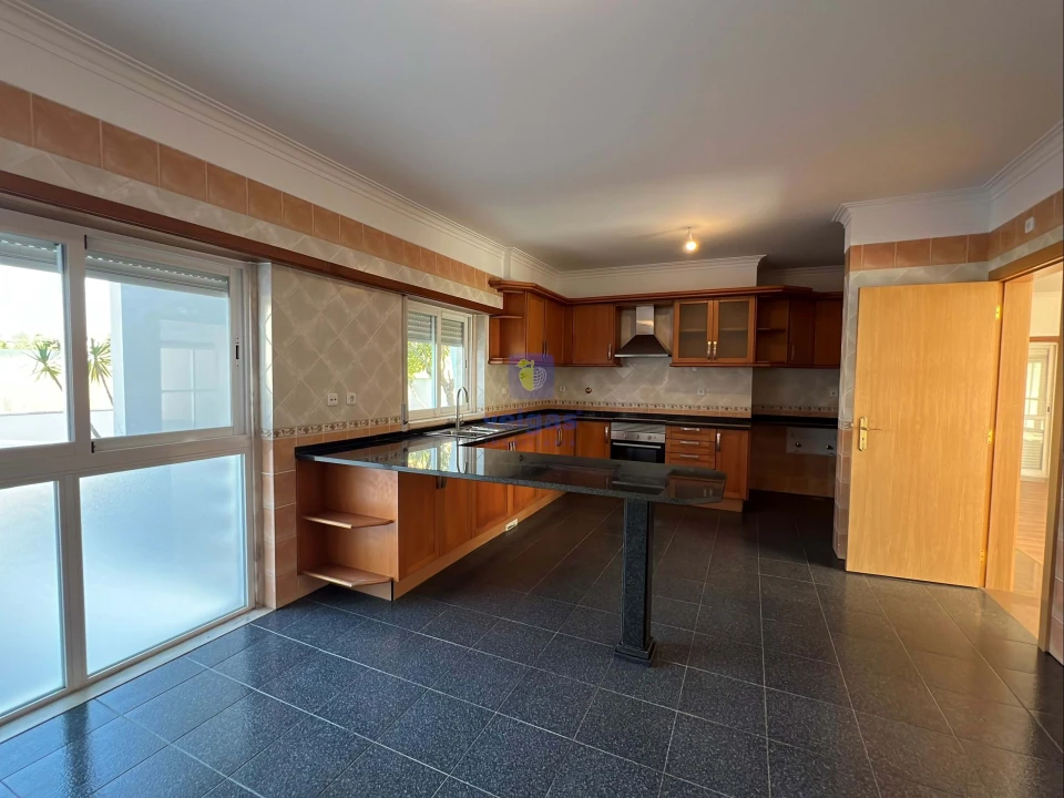 Moradia T4 para Venda em Sesimbra (Castelo) Foto 12