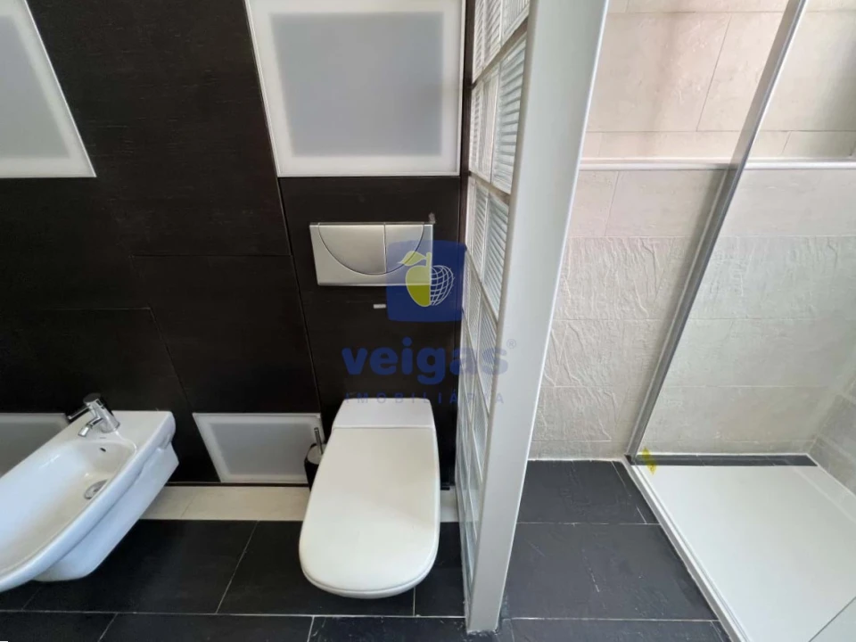 Apartamento T3 para Arrendamento em Alvalade Foto 28