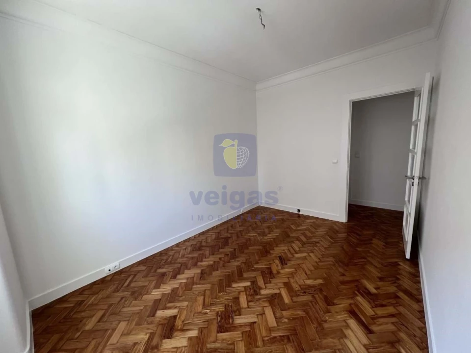 Apartamento T3 para Arrendamento em Alvalade Foto 23