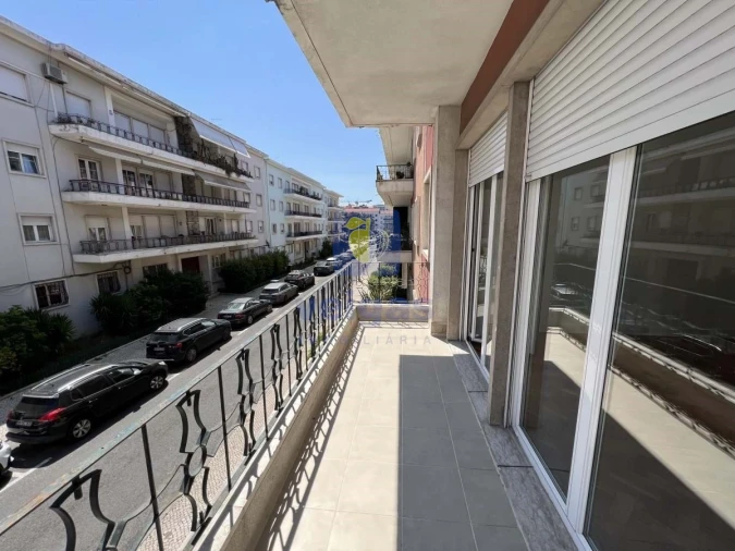 Apartamento T3 para Arrendamento em Alvalade Foto 5