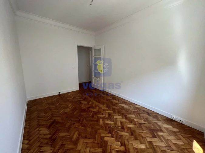 Apartamento T3 para Arrendamento em Alvalade Foto 22