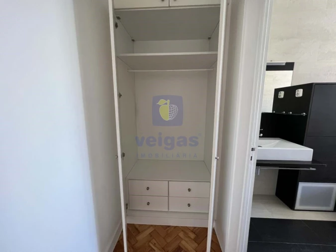Apartamento T3 para Arrendamento em Alvalade Foto 31