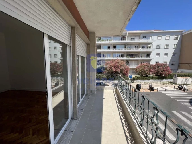 Apartamento T3 para Arrendamento em Alvalade Foto 17