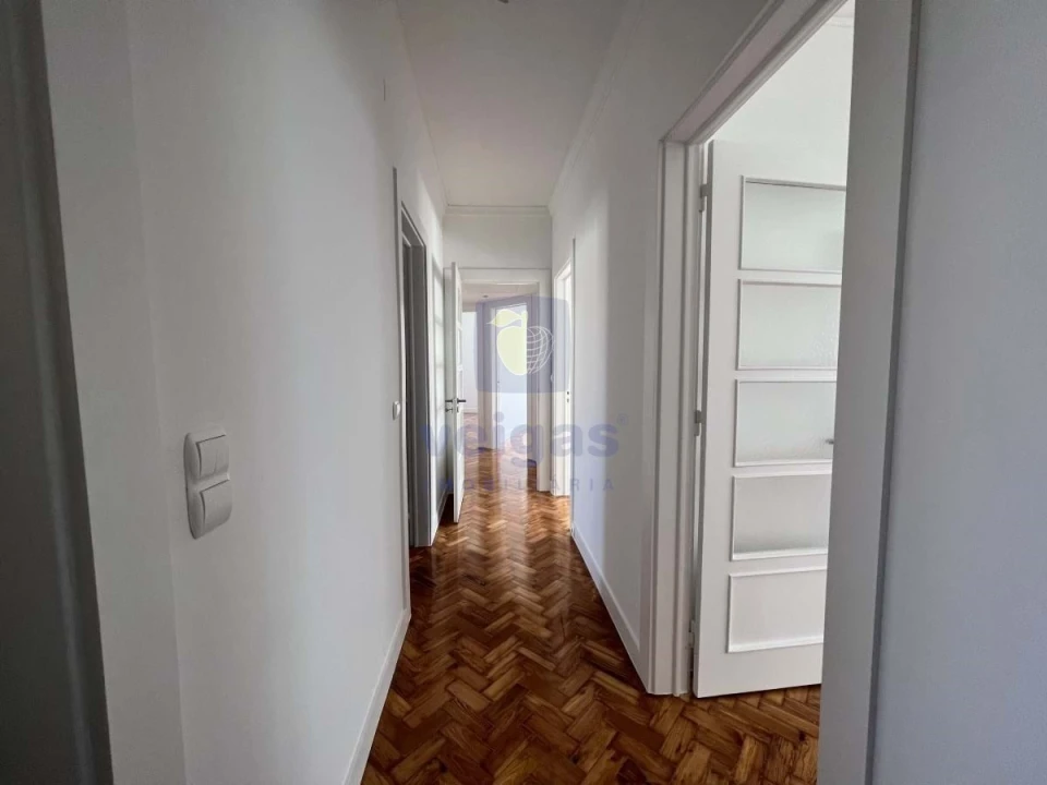 Apartamento T3 para Arrendamento em Alvalade Foto 29
